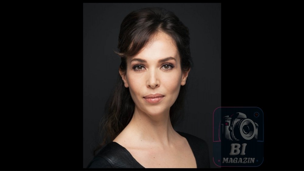 Esra Ronabar: “Beni Oyunculuğa Babaannemin Hikâyeleri Yönlendirdi”...