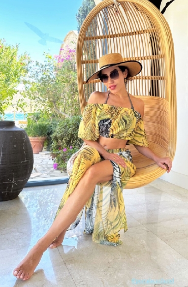 Burcu Güneş'ten Tatil Kareleri...