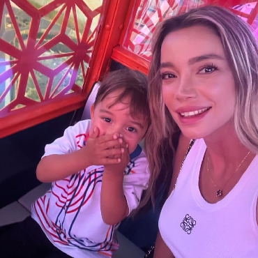 Çocuklarıyla Lunaparkta Eğlendiler...