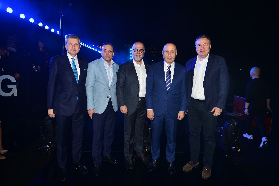 İpekyol Ve Dünyaca Ünlü Moda Markası Elie Saab'tan Görkemli Defile...