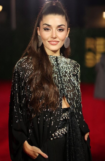 Hande Erçel Arabistan'a Gitti...