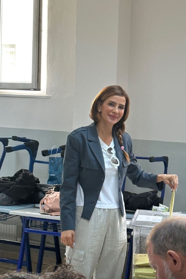 Ünlü İsimler Sandıkta...