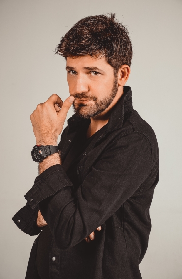 Melih Görgün’den “14 Bahar ” Şarkısına 2 Yeni Versiyon...