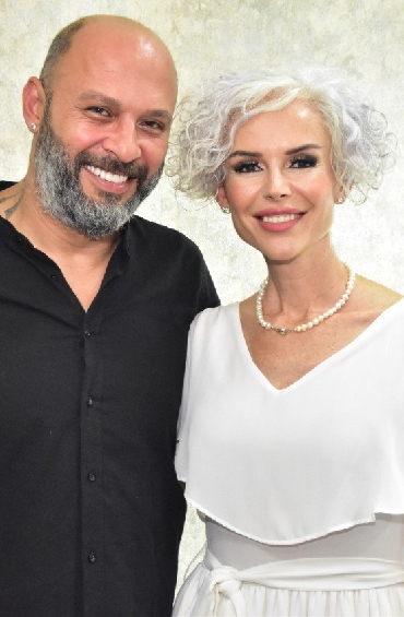 İpek Tanrıyar Ve Eşi “3’ü Bir Arada” Grubu İçin İlk Kez Kamera Karşısına Geçti...