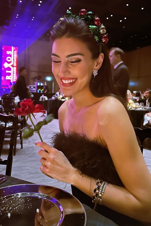 Sosyete Yeni Yılı Böyle Karşıladı...