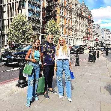 Ayaydın Ailesi Londra'da...
