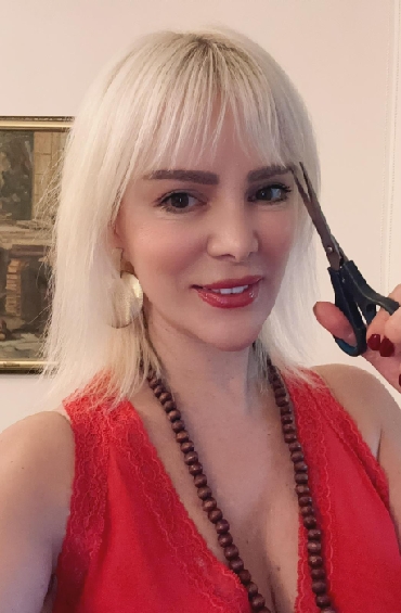 Kendi Elleriyle İmajını Değiştirdi...