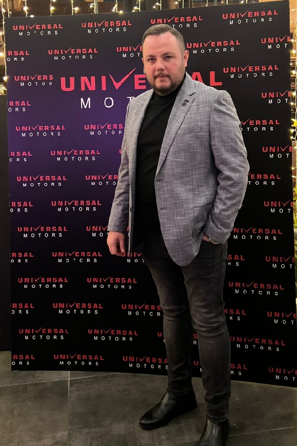 Dostlarını Yılın İlk Davetinde Ağırladı...
